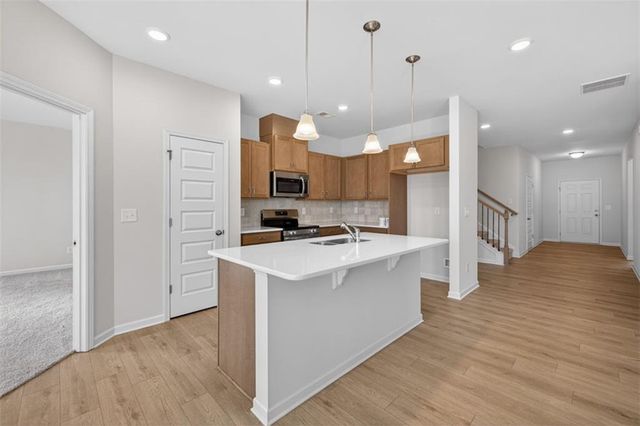 18 Thedford Drive, Hoschton, GA 30548