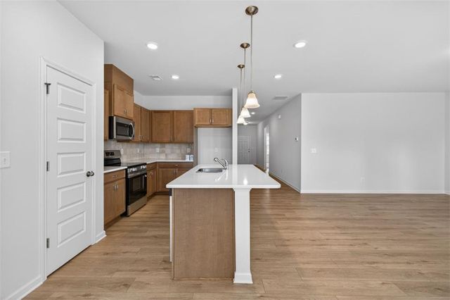 18 Thedford Drive, Hoschton, GA 30548