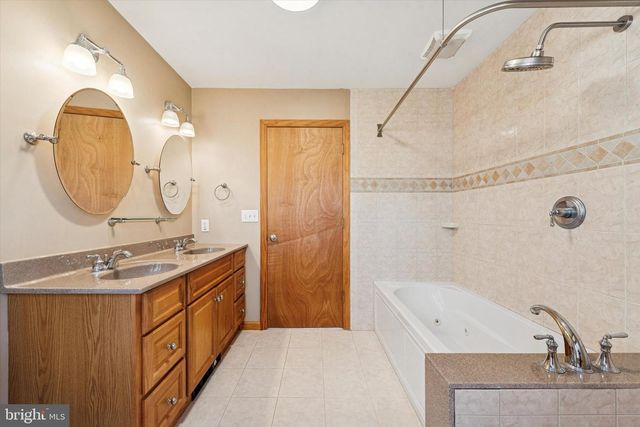 571 MARSHALL RD, Glenmoore, PA 19343