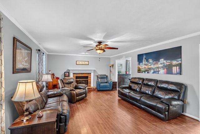 1812 Caspian Dr, Culleoka, TN 38451