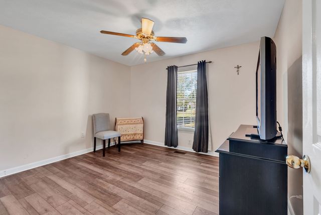 1812 Caspian Dr, Culleoka, TN 38451