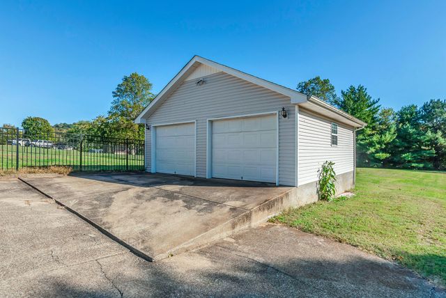 1812 Caspian Dr, Culleoka, TN 38451