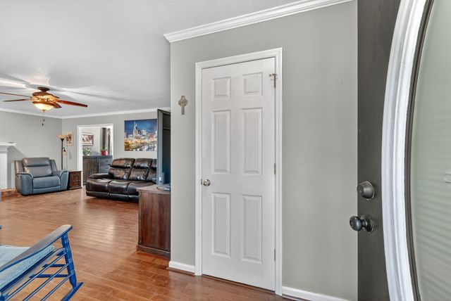 1812 Caspian Dr, Culleoka, TN 38451