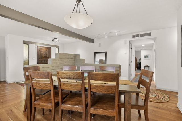 1328 Camino Amparo NW, Albuquerque, NM 87107
