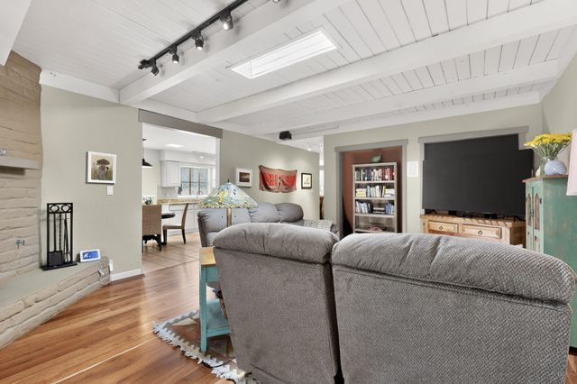 1328 Camino Amparo NW, Albuquerque, NM 87107