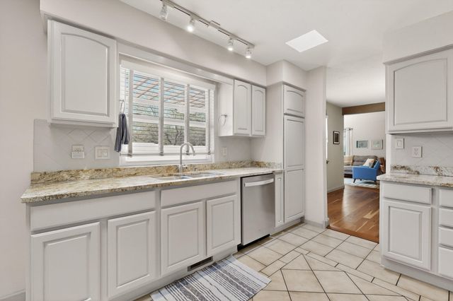 1328 Camino Amparo NW, Albuquerque, NM 87107