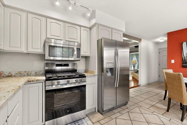 1328 Camino Amparo NW, Albuquerque, NM 87107