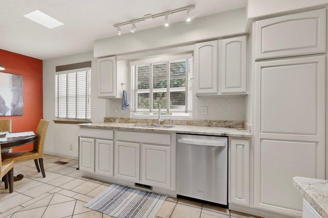 1328 Camino Amparo NW, Albuquerque, NM 87107