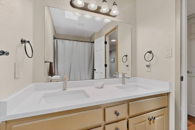 1328 Camino Amparo NW, Albuquerque, NM 87107