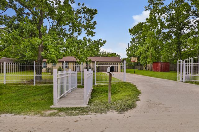 13930 Rawlings Street, Humble, TX 77396