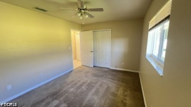 922 SE 13th TER, Cape Coral, FL 33990