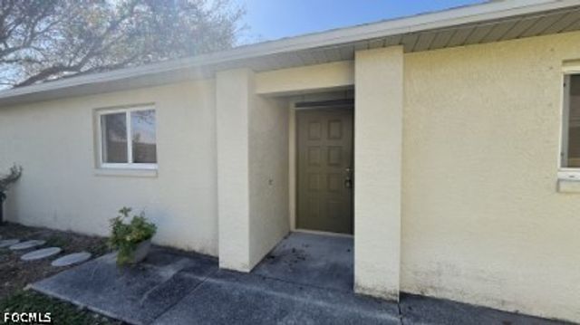 922 SE 13th TER, Cape Coral, FL 33990