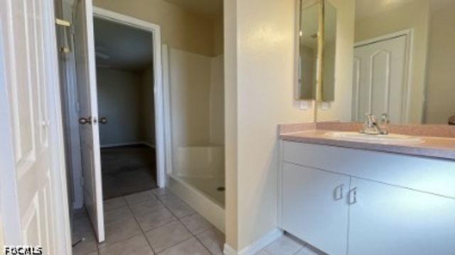 922 SE 13th TER, Cape Coral, FL 33990