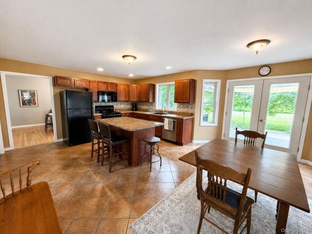 11 Old Dominion Road, Blooming Grove, NY 10914