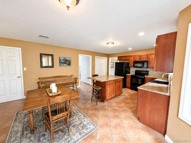 11 Old Dominion Road, Blooming Grove, NY 10914