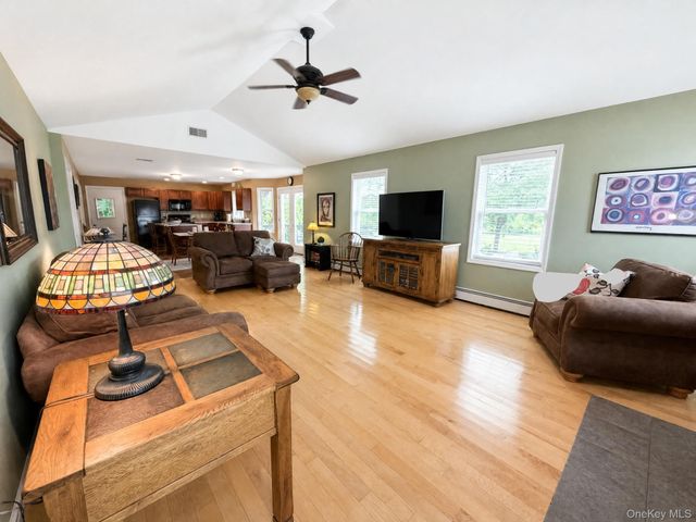 11 Old Dominion Road, Blooming Grove, NY 10914