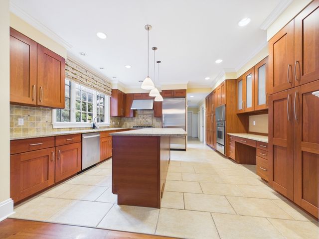 218 Pine St, Rehoboth, MA 02769