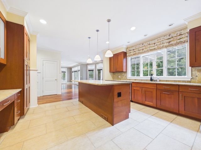 218 Pine St, Rehoboth, MA 02769