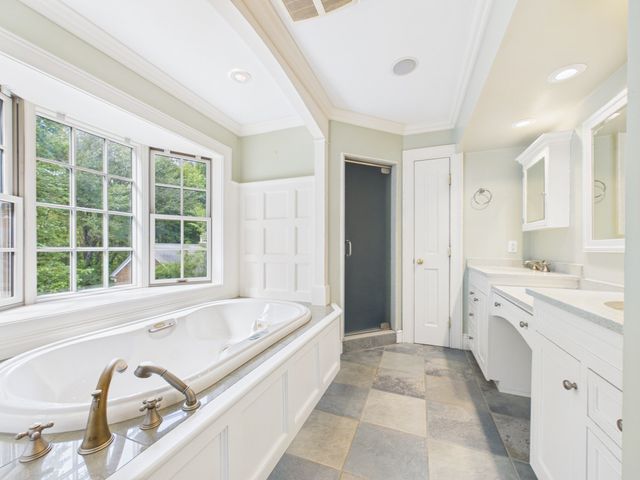 218 Pine St, Rehoboth, MA 02769