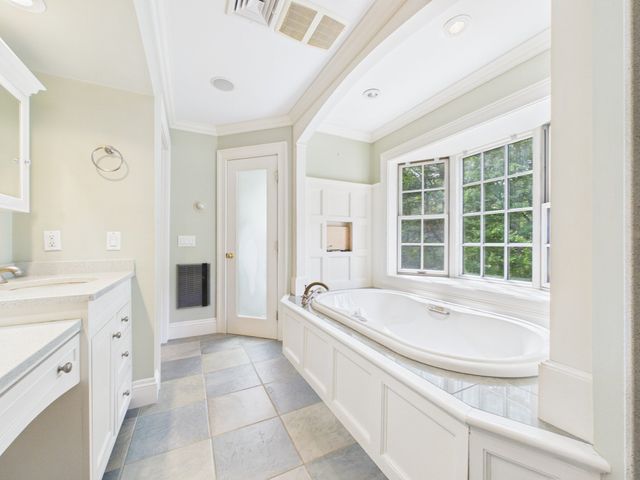 218 Pine St, Rehoboth, MA 02769