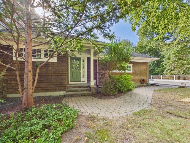 218 Pine St, Rehoboth, MA 02769