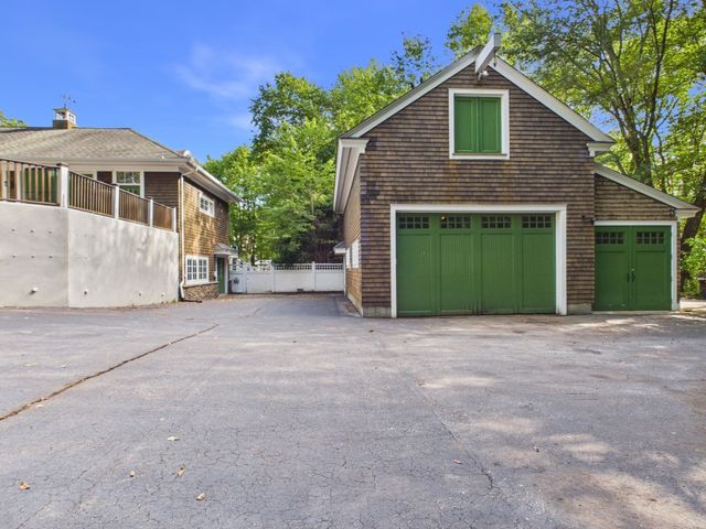 218 Pine St, Rehoboth, MA 02769