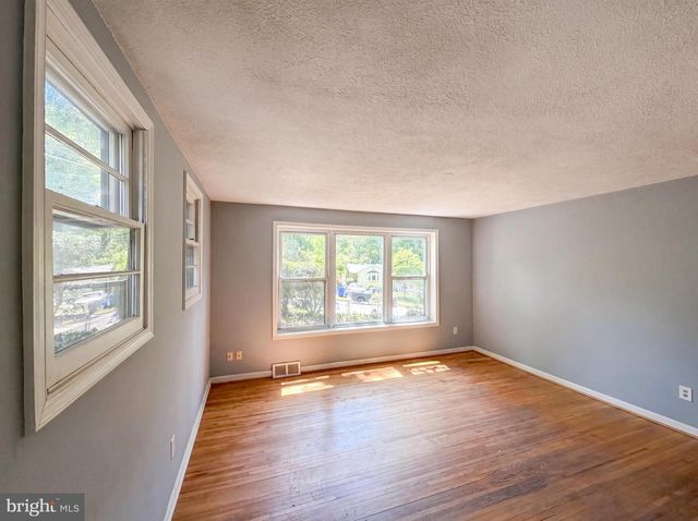 4027 LAWRENCE AVE, Kensington, MD 20895