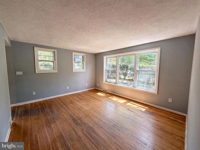 4027 LAWRENCE AVE, Kensington, MD 20895