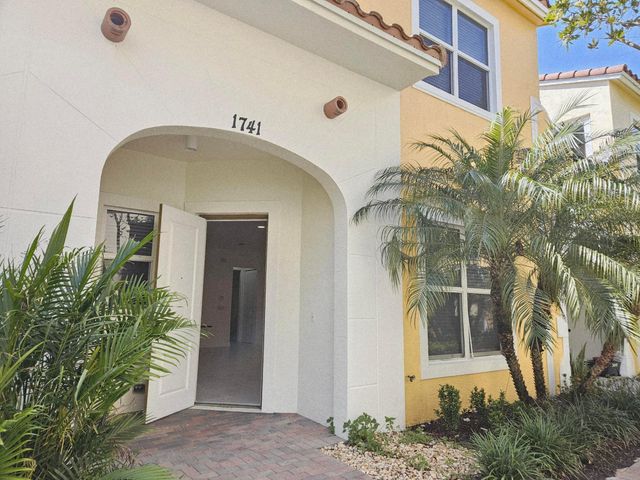 1741 NW 124th Place, Pembroke Pines, FL 33028