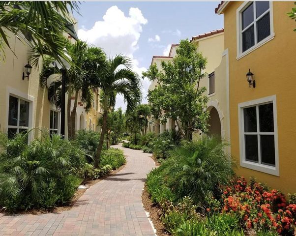 1741 NW 124th Place, Pembroke Pines, FL 33028