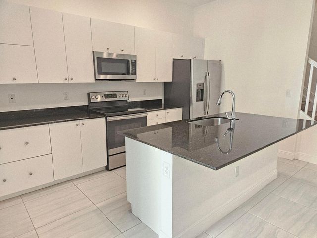 1741 NW 124th Place, Pembroke Pines, FL 33028