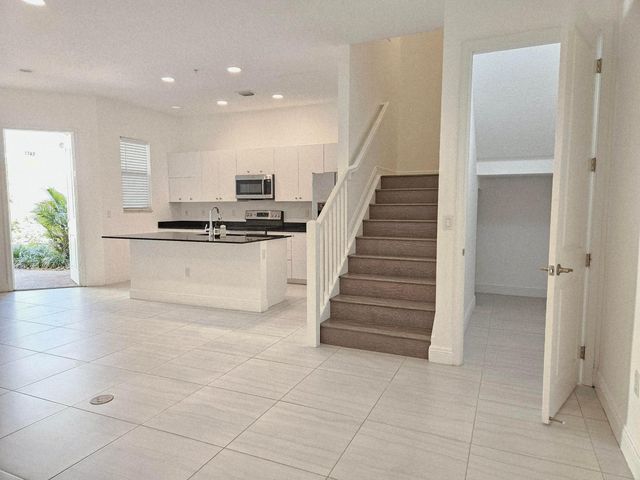 1741 NW 124th Place, Pembroke Pines, FL 33028