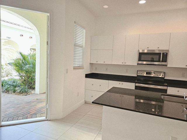 1741 NW 124th Place, Pembroke Pines, FL 33028