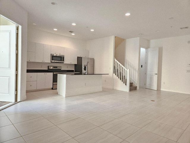 1741 NW 124th Place, Pembroke Pines, FL 33028