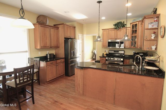 58 Chatsworth Way, Clifton Park, NY 12065