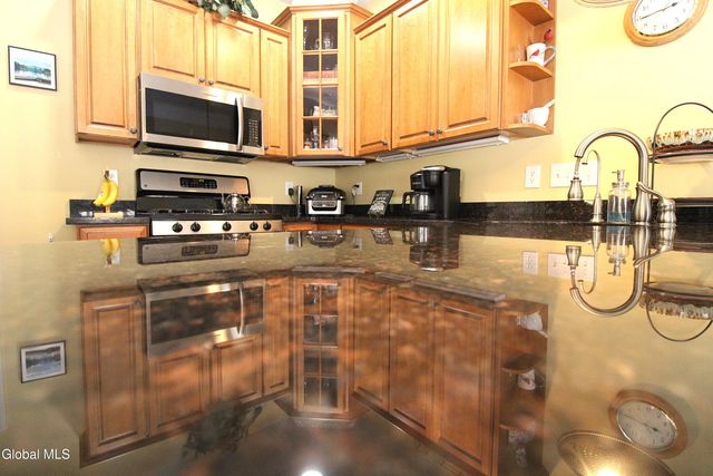 58 Chatsworth Way, Clifton Park, NY 12065