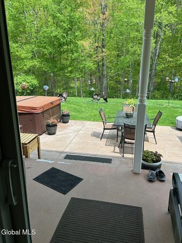 58 Chatsworth Way, Clifton Park, NY 12065