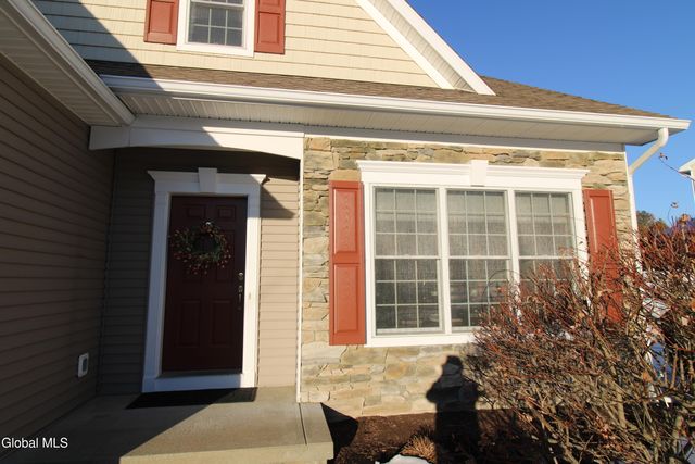 58 Chatsworth Way, Clifton Park, NY 12065