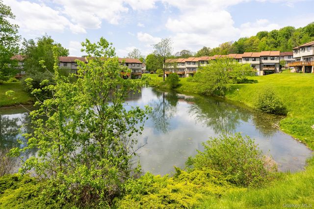 6103 Chelsea Cove N, Hopewell Junction, NY 12533