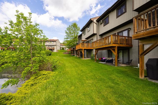 6103 Chelsea Cove N, Hopewell Junction, NY 12533