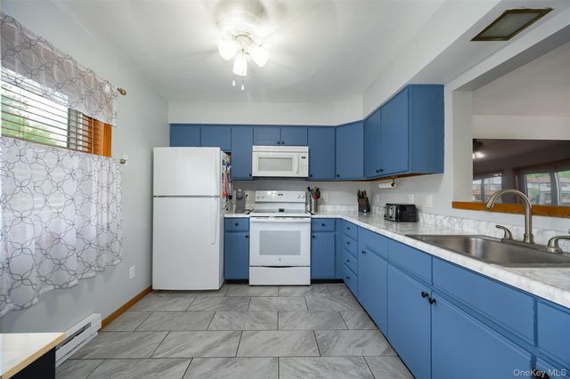 6103 Chelsea Cove N, Hopewell Junction, NY 12533