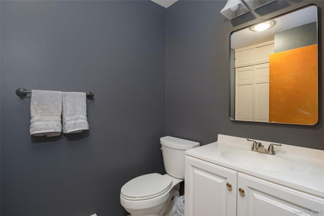 6103 Chelsea Cove N, Hopewell Junction, NY 12533