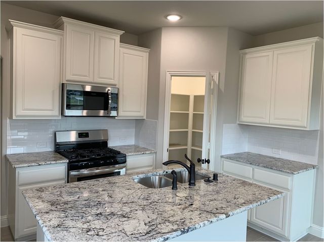 7803 Cottonwood Drive, Greenville, TX 75402