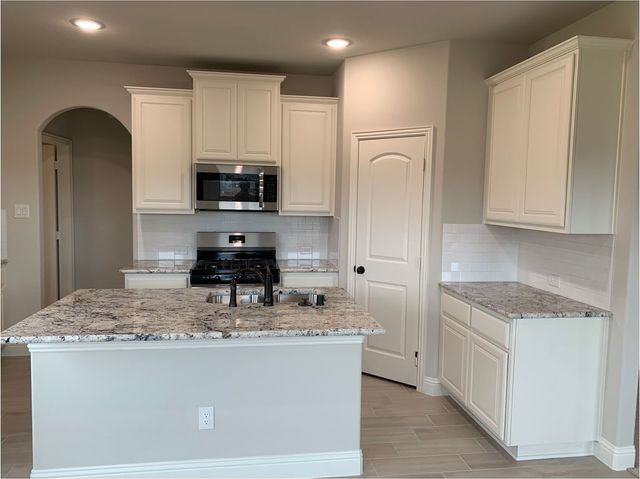 7803 Cottonwood Drive, Greenville, TX 75402