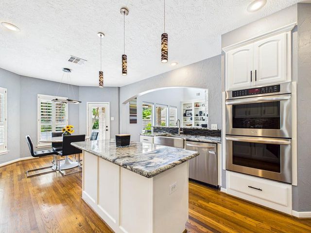 2396 Indigo Harbour Lane, League City, TX 77573