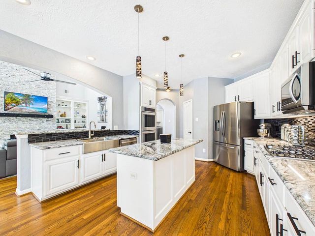 2396 Indigo Harbour Lane, League City, TX 77573