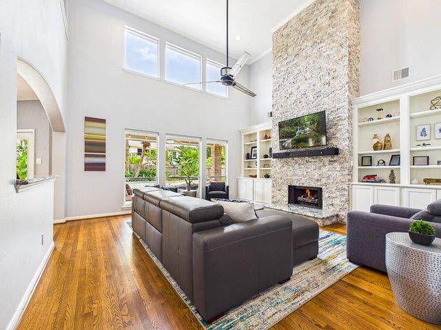 2396 Indigo Harbour Lane, League City, TX 77573
