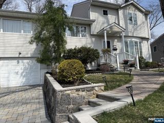 43 Busteed Drive, Midland Park, NJ 07432