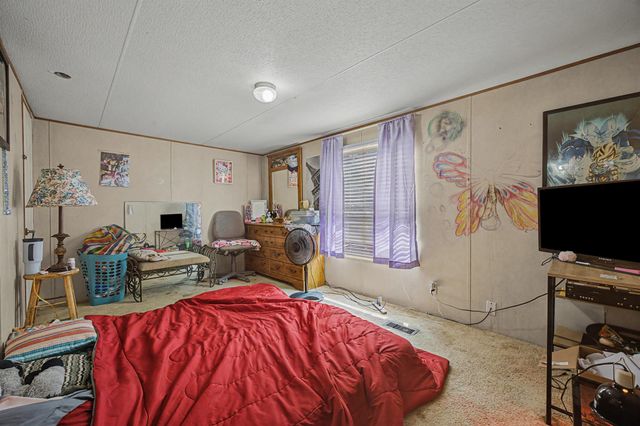 105 S Austin DR, Paige, TX 78659