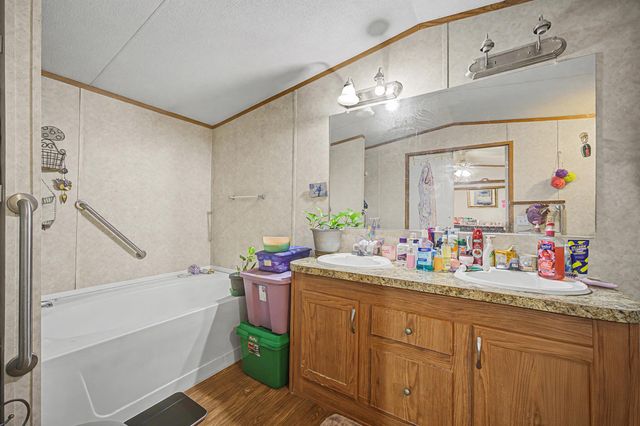 105 S Austin DR, Paige, TX 78659